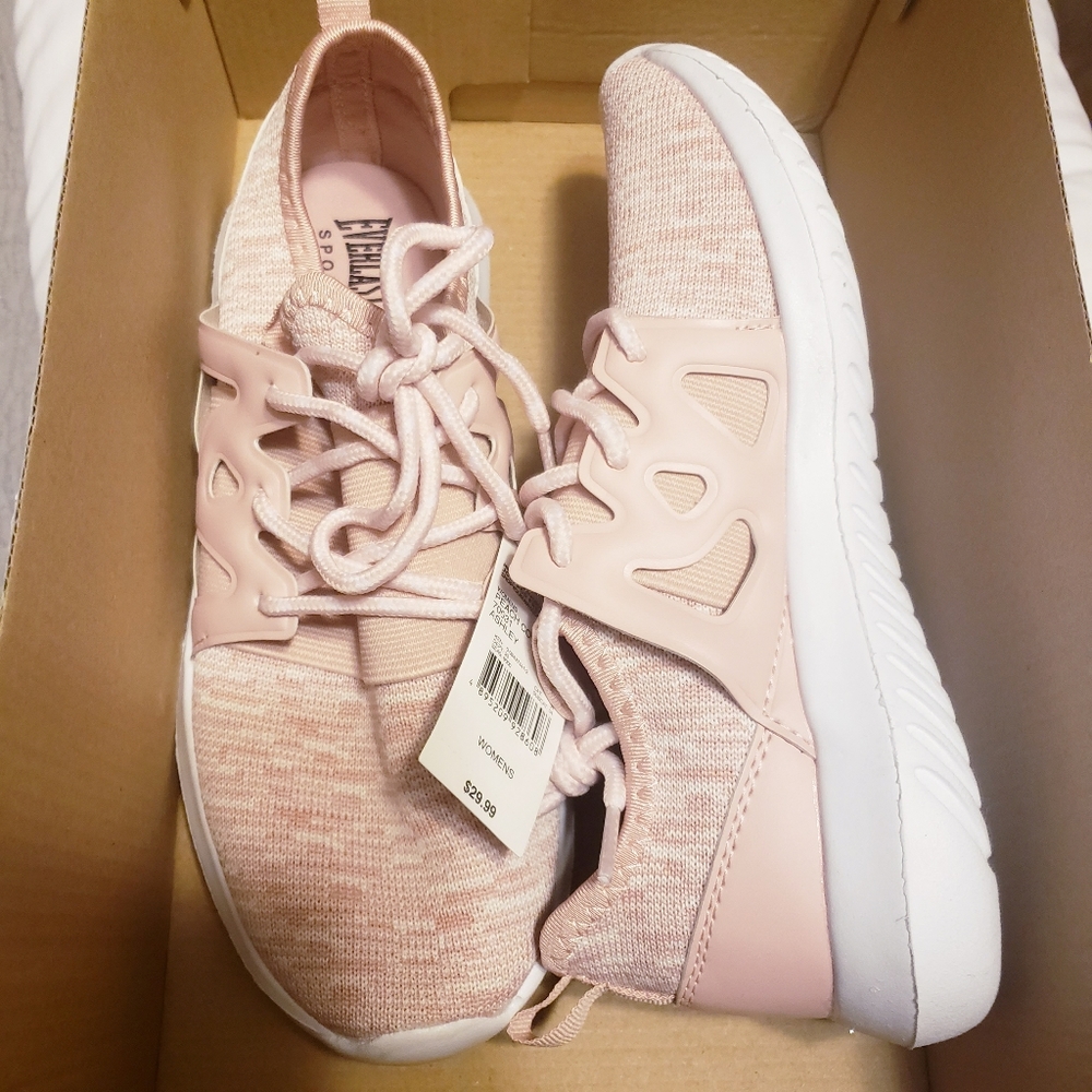 Everlast sports shoes